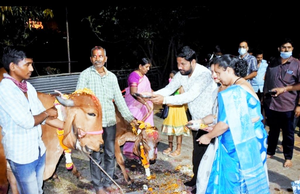 वसुबारस निमित्त तानाजीभाऊ जवळकर सोशल फाउंडेशनच्या वतीने नयनरम्य दीपोत्सव.