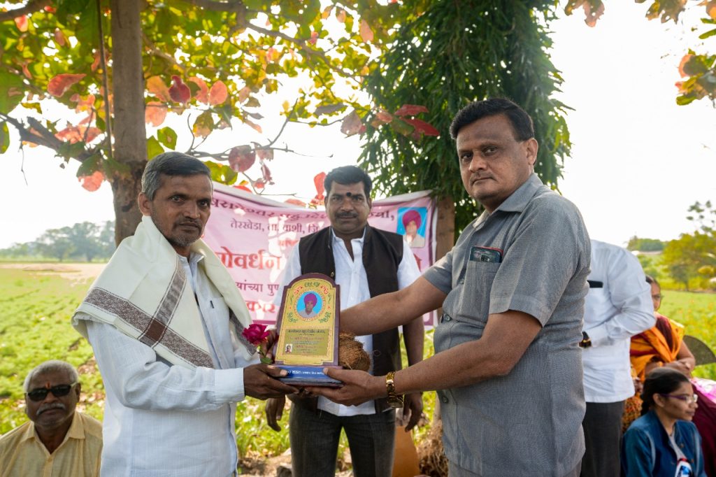 सामाजिक बांधिलकी जपणाऱ्या पत्रकारांचा तेरखेड्यात गौरव